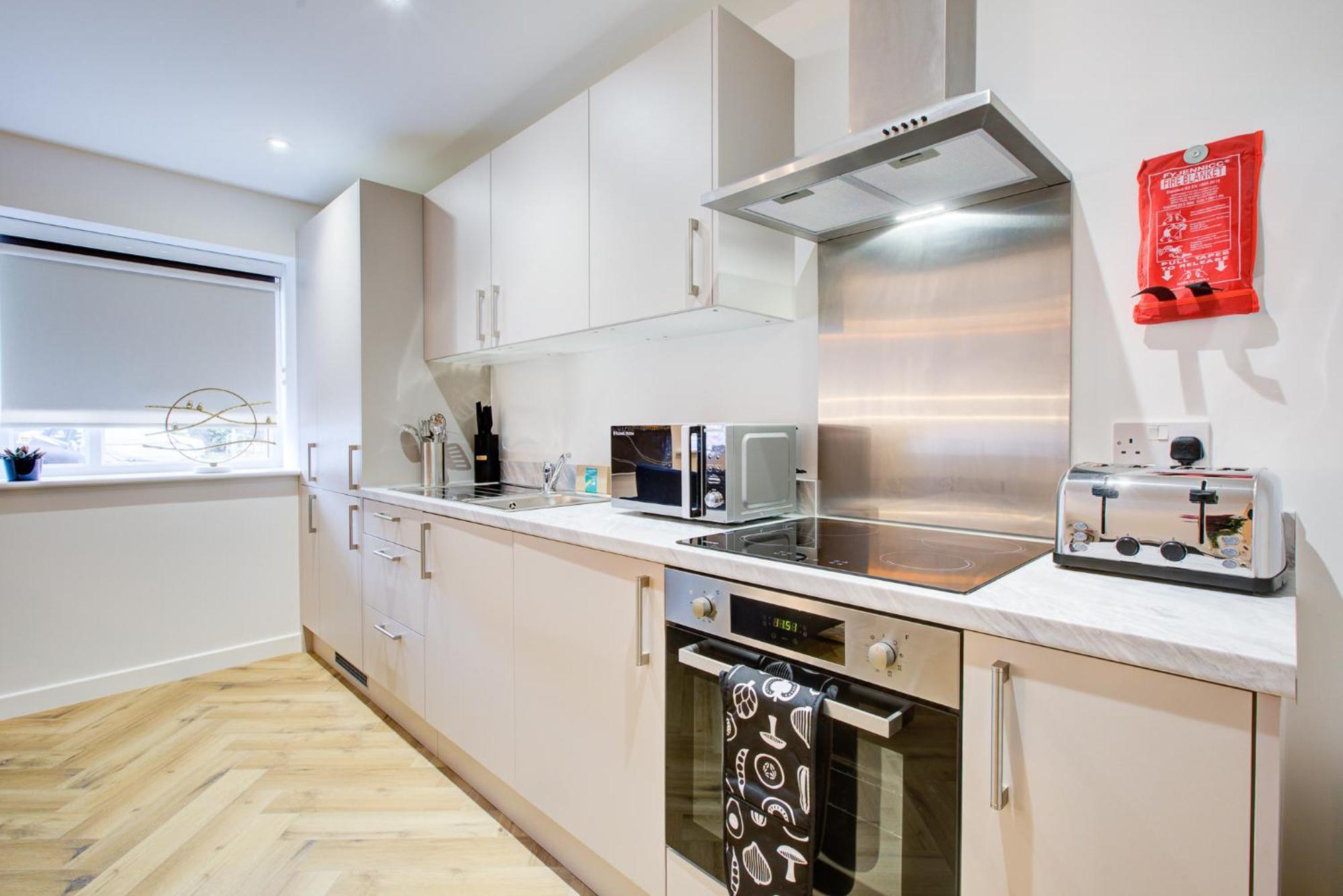 Hybrid Resi - London, Mitcham Close To Tooting And Wimbledon Exterior foto